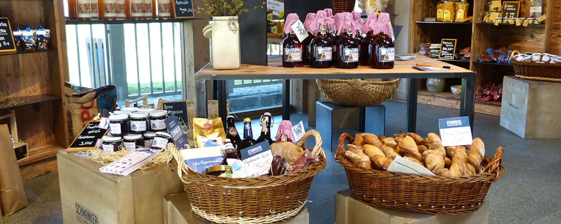 Schmankerl aus der Region werden im kulinarischen Schaufenster präsentiert   