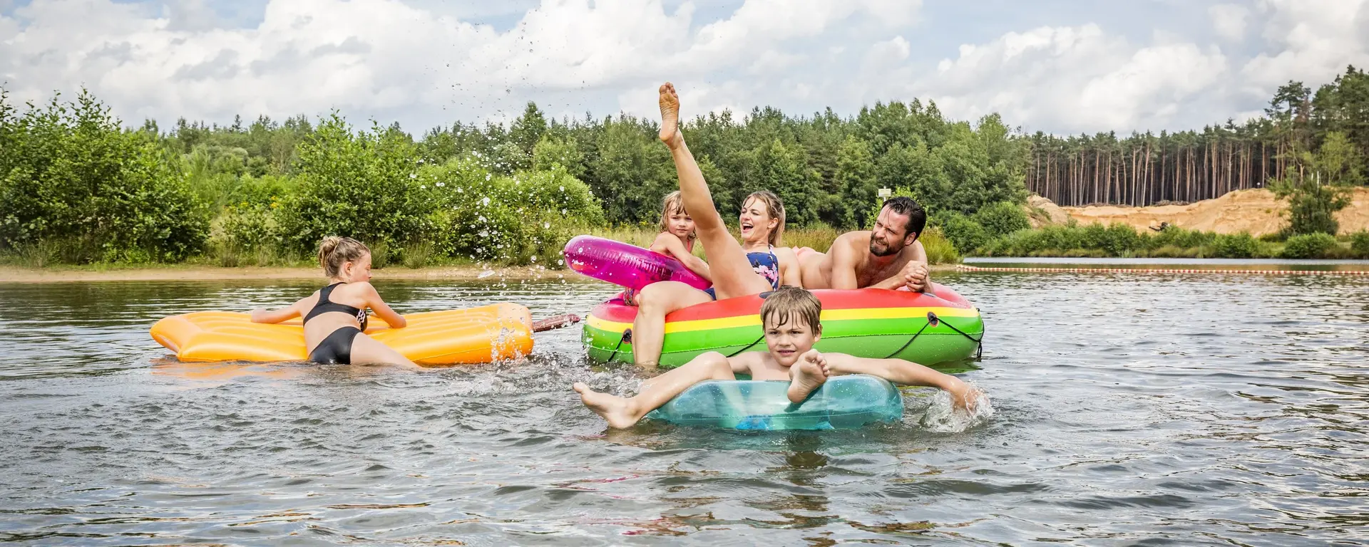 Badespaß Sandoase im Oberpfälzer Seenland - © Ostbayern Tourismusverband TVO Badespaß im Naturweiher